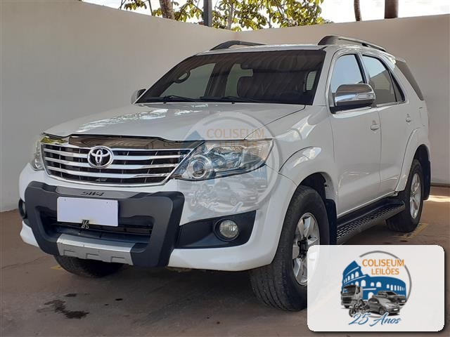 TOYOTA HILUX SW4 4X2 SR 2015 ok