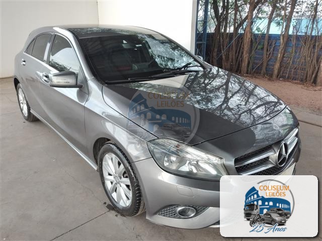 MERCEDES-BENZ A200 Urban 1.6 DCT Turbo 2015
